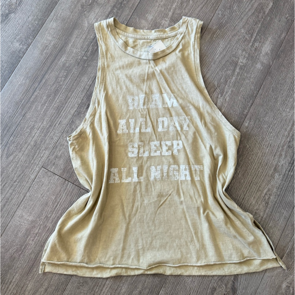 BUNDLE 2 ITEMS FOR $8✨

AERIE psycho oversized tank top 🤍